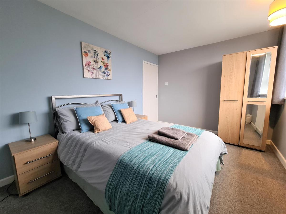 3 Bedroom Apartment Coventry - Hosted By Coventry Accommodation Bagian luar foto
