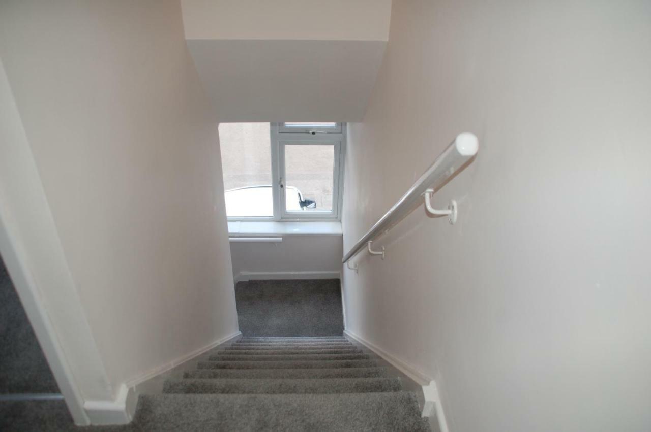 3 Bedroom Apartment Coventry - Hosted By Coventry Accommodation Bagian luar foto